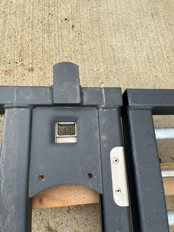 Detail traliehek paardenstal deur