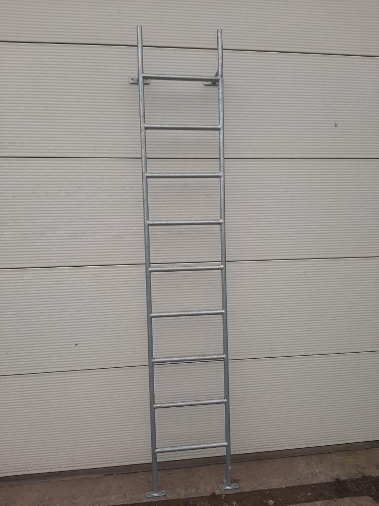 nieuwe gegalvaniseerde ladder