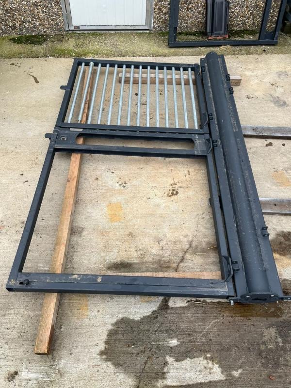 Paardenbox deur met steunpaal